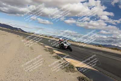 media/Nov-16-2025-Race Pace (Sun) [[8c5fa54630]]/Verified Riders/6-Turn 10 Inside (1145am)/